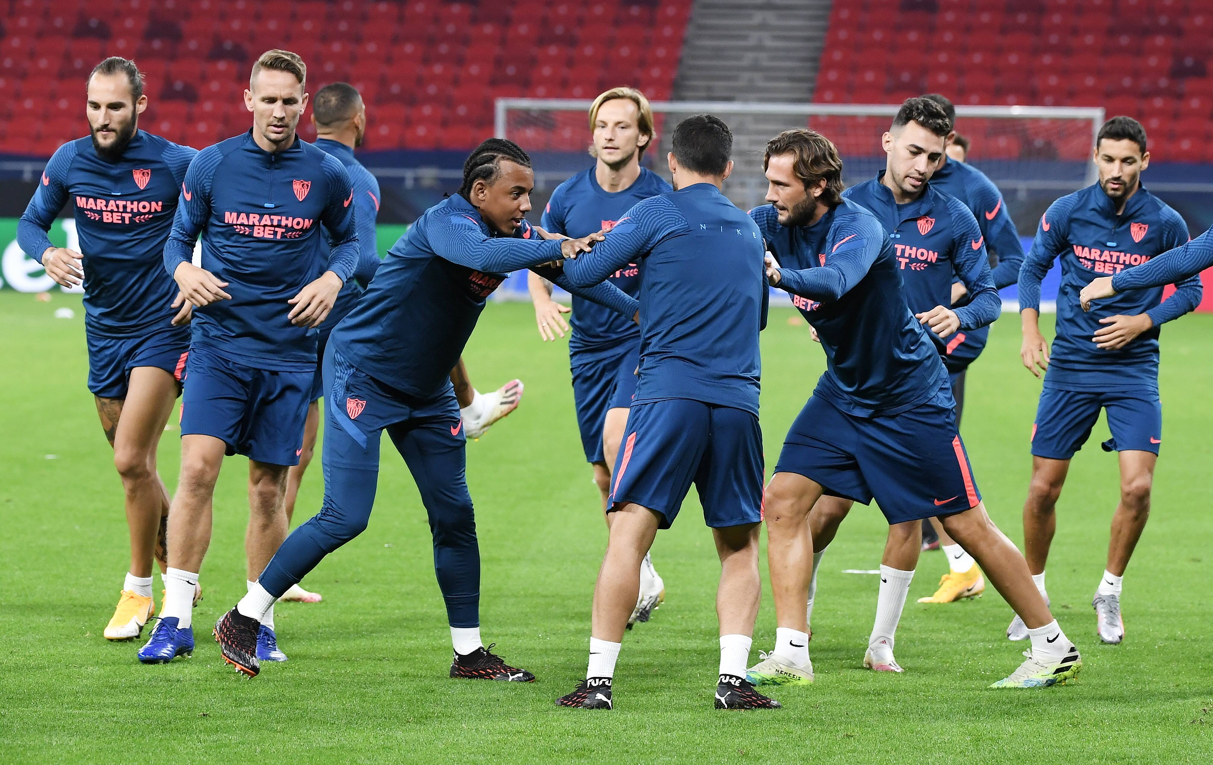 匈牙利国家队屡遭打击,备战艰难 匈牙利国家队屡遭打击,备战艰难