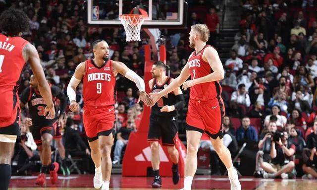 公牛斗志昂扬,主场连胜稳步上升 公牛斗志昂扬,主场连胜稳步上升