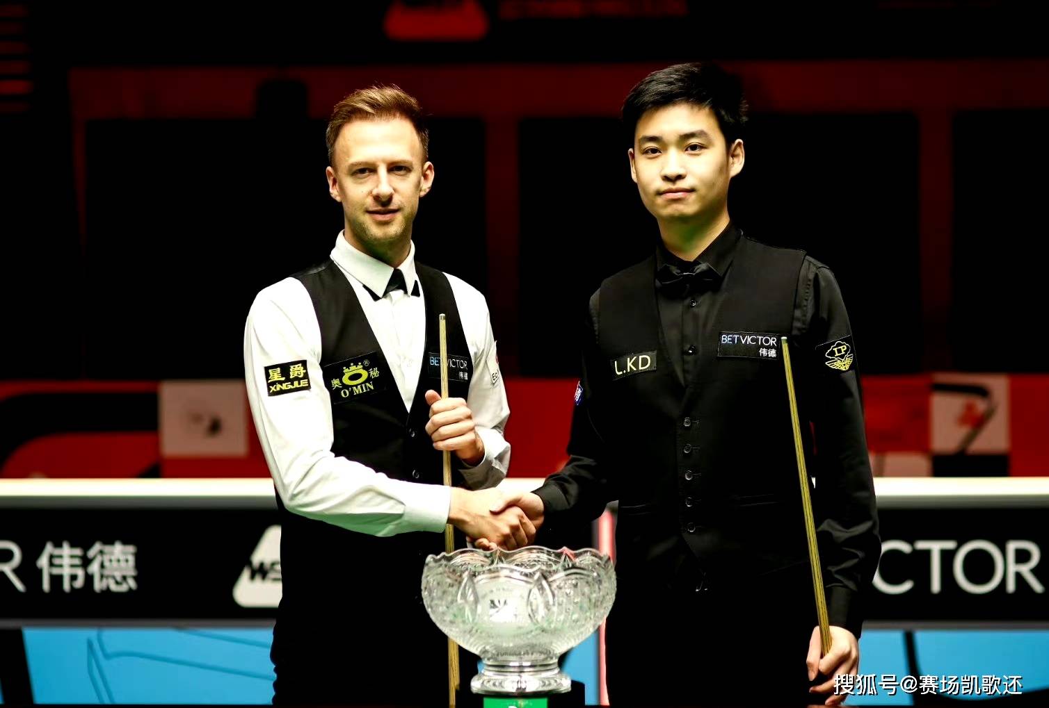 球员在比赛中展现出绝对实力 球员在比赛中展现出绝对实力