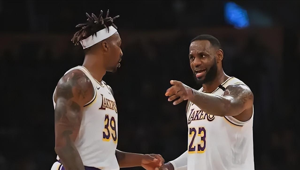 骑士火箭相遇,詹姆斯微笑迎战霍华德 骑士火箭相遇,詹姆斯微笑迎战霍华德