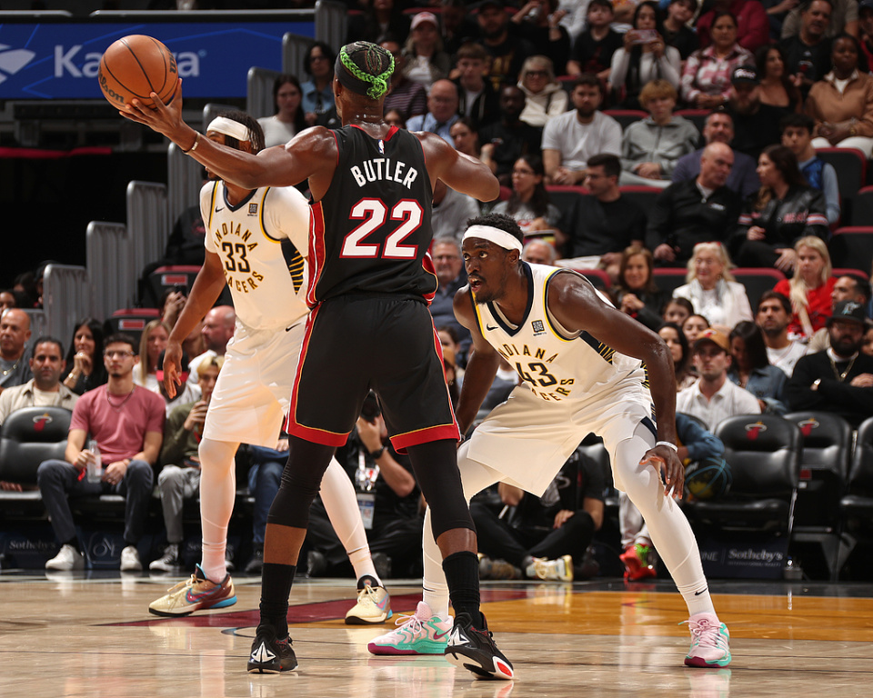 热火队豪取十连胜，客场大胜步行者登榜首