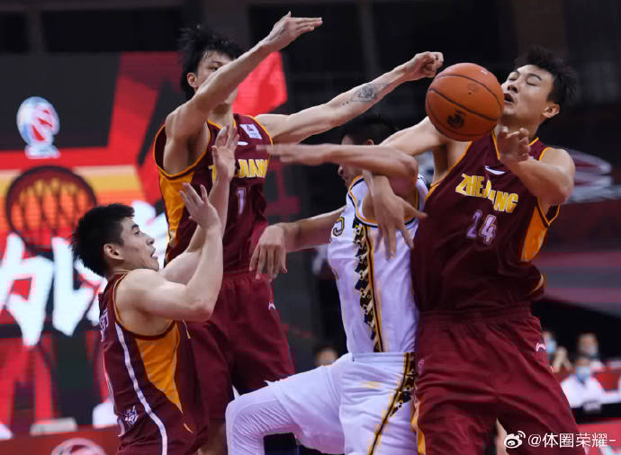 福建队客场击败竞争对手,收获一场胜利 福建队客场击败竞争对手,收获一场胜利