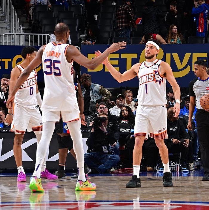 步行者大胜灰熊,东区豪强彰显实力 步行者大胜灰熊,东区豪强彰显实力