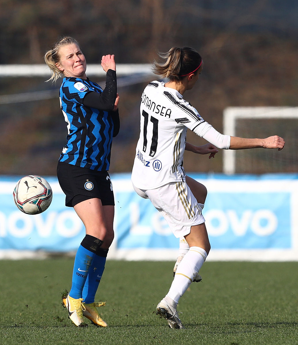 意大利顶级足球联赛的激烈竞争,谁能夺得最终胜利? 意大利顶级足球联赛的激烈竞争,谁能夺得最终胜利?