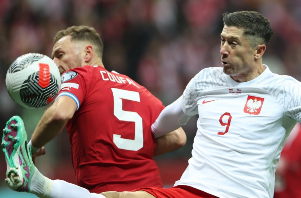 威廉希尔官网-波兰逆转瑞典，成功晋级欧预赛16强