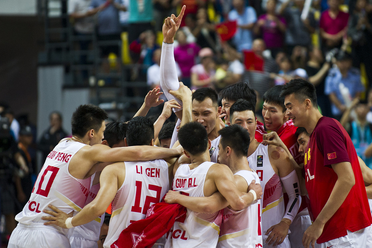 重庆男篮不敌上海队，挑战巨大