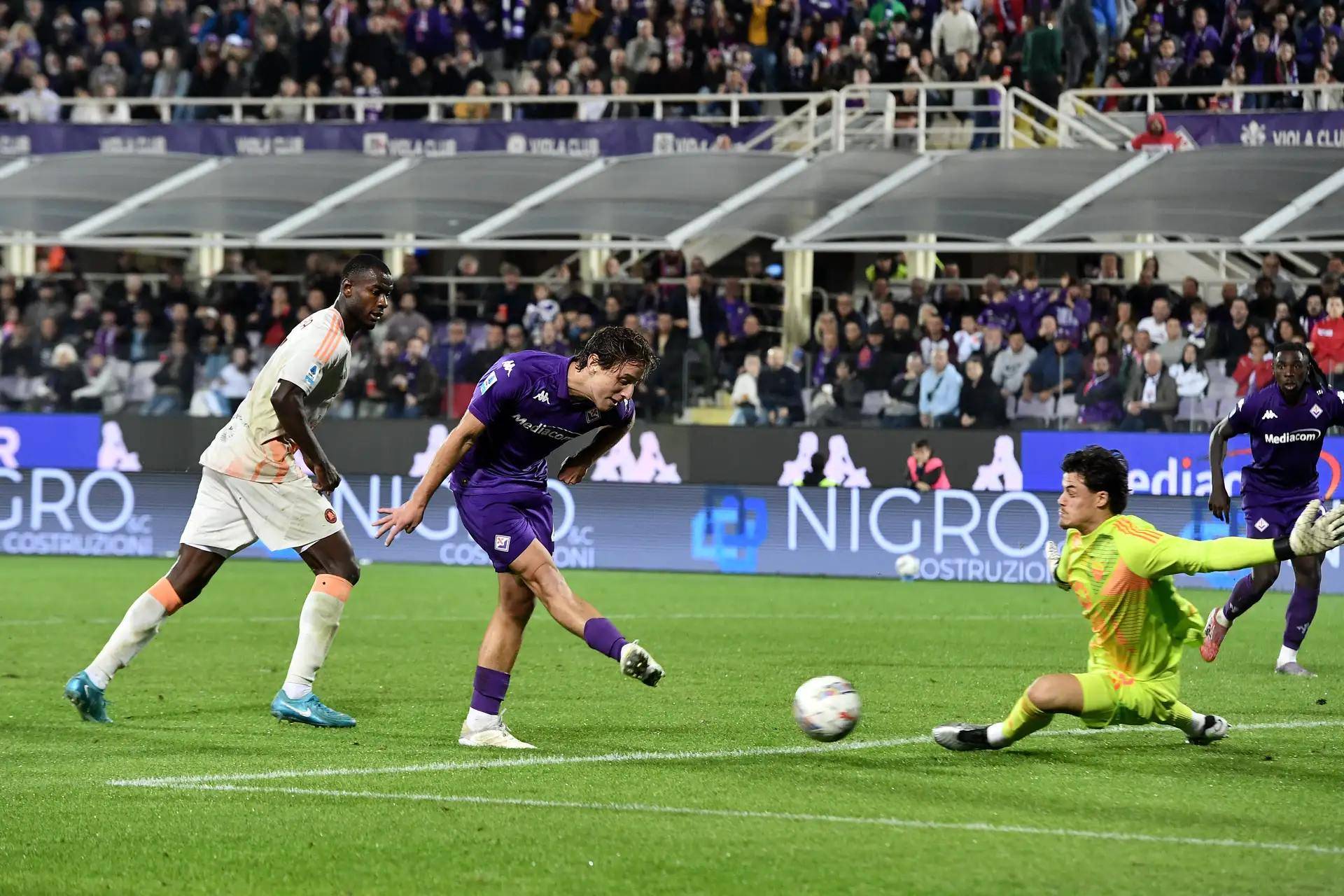 威廉希尔官网-拉齐奥胜热那亚全队发挥出色取得胜利