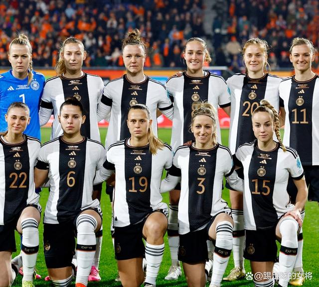 荷兰女足全员备战,雄心勃勃要夺冠 荷兰女足全员备战,雄心勃勃要夺冠