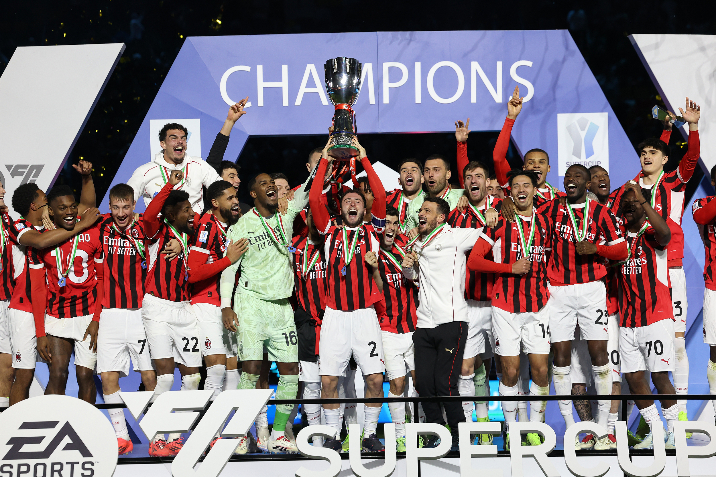 汉堡联主场再度夺胜,球迷欣喜 汉堡联主场再度夺胜,球迷欣喜