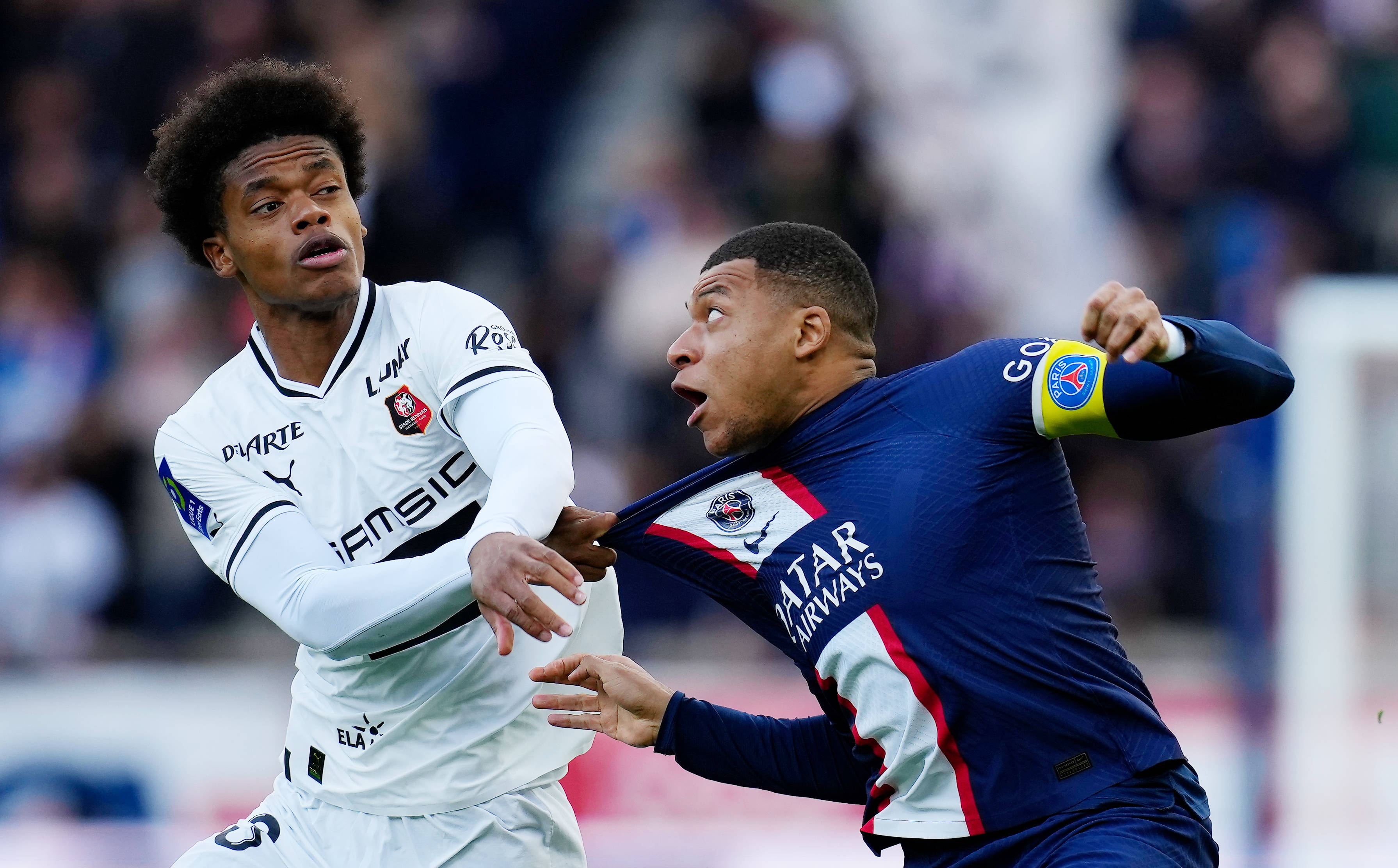 巴黎圣日耳曼球员伤愈复出，法甲赛季展现新气象