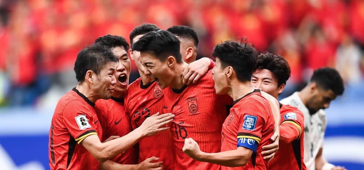 足球联赛烽烟四起，各队团战擂台热烈