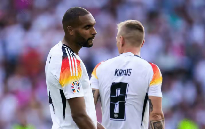 欧预赛赛程激烈紧张，每一轮比赛都引发热议