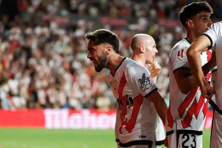 巴列卡诺主场大胜对手，喜迎三连胜