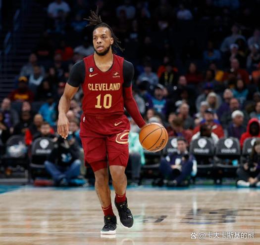 猛龙公布首发阵容:全队团结一致迎接新赛季 猛龙公布首发阵容:全队团结一致迎接新赛季