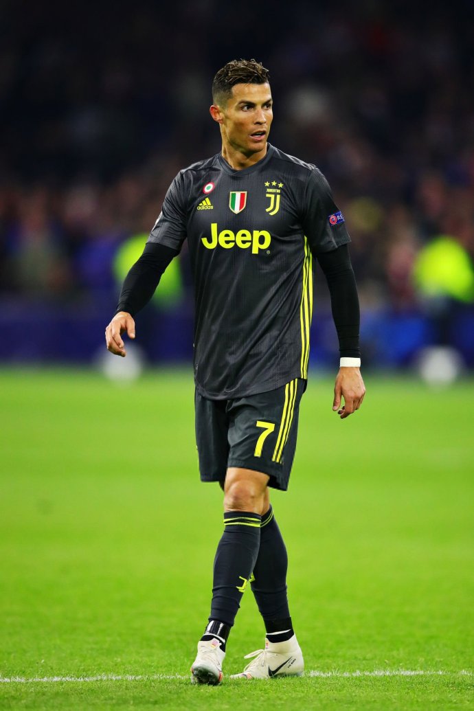 尤文图斯客场淘汰马赛，晋级欧冠半决赛