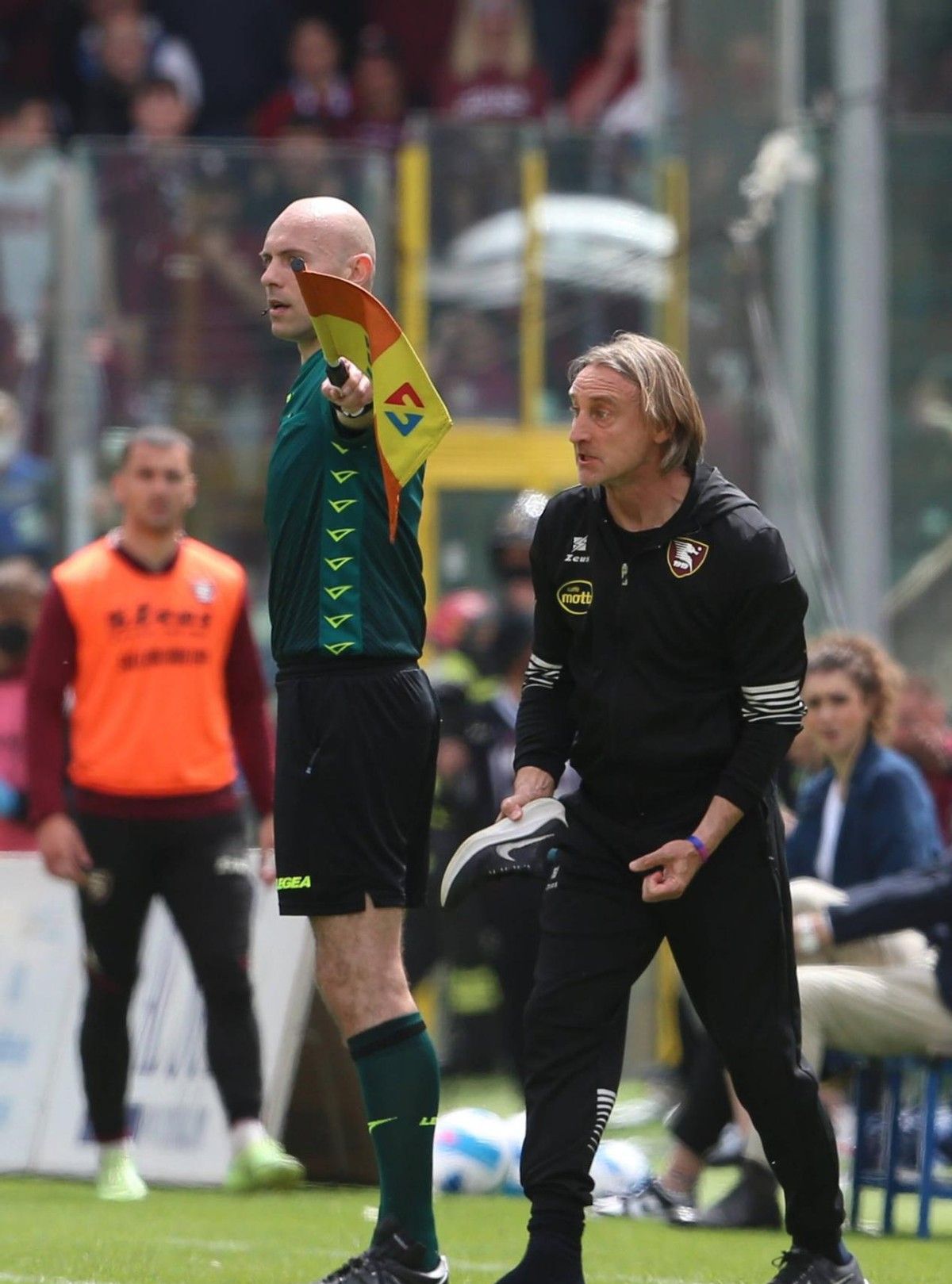 佛罗伦萨主场击败克罗托内，继续前进