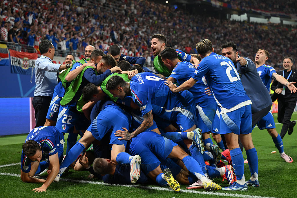意大利队击败对手,成功晋级欧洲杯八强 意大利队击败对手,成功晋级欧洲杯八强