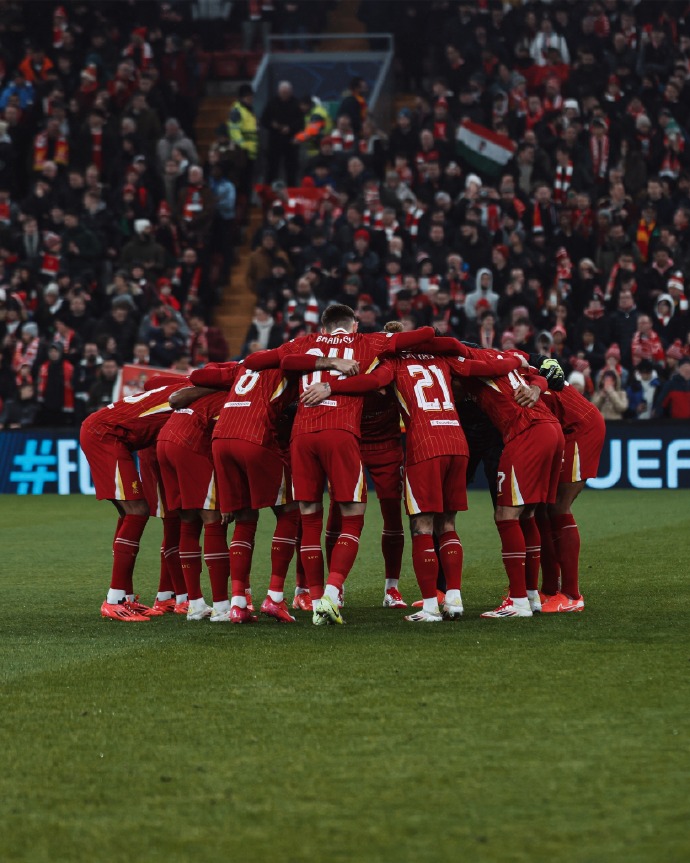 利物浦主场大胜,领跑小组! 利物浦主场大胜,领跑小组!