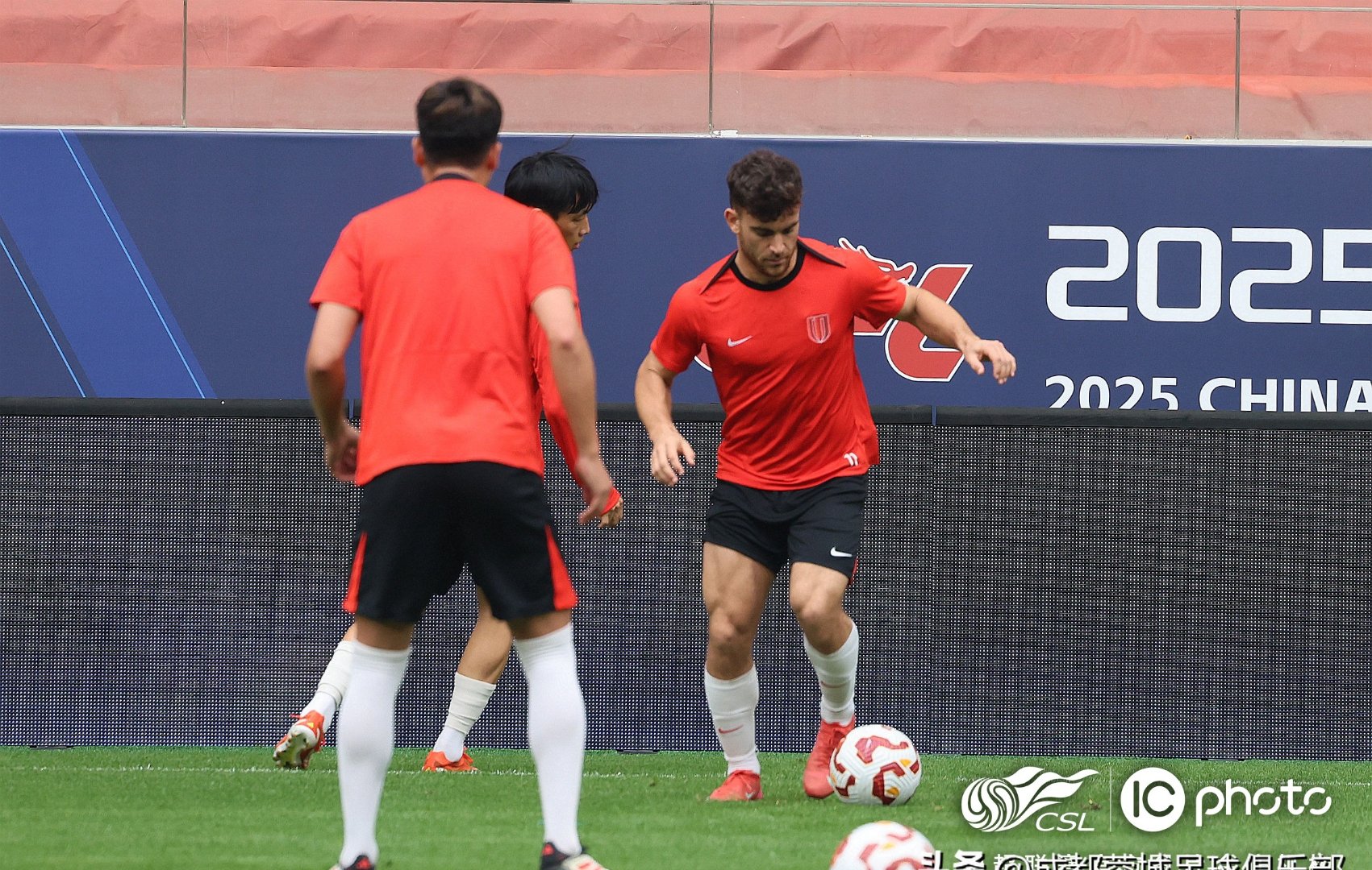 风云突变！球队在国内足球比赛中遭遇挑战