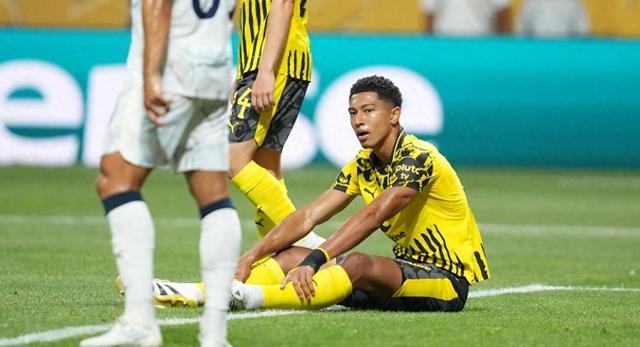 集体训练过程中,多特蒙德球员表现火热 集体训练过程中,多特蒙德球员表现火热