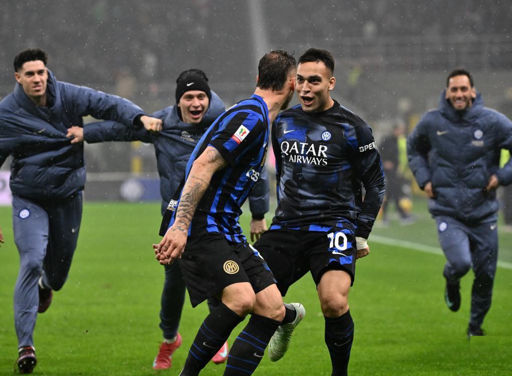 意大利队在激动人心的比赛中获得胜利