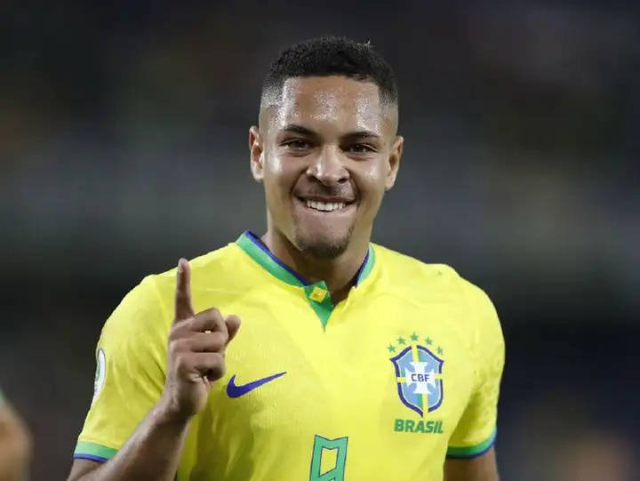 瑞典新晋球星在巴西比赛中引人注目