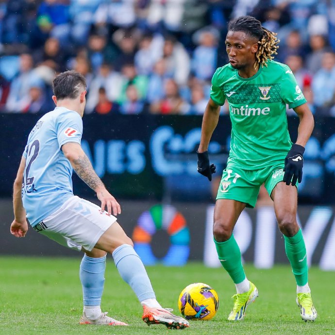 塞尔塔凭借团队合作攻城略地 塞尔塔凭借团队合作攻城略地