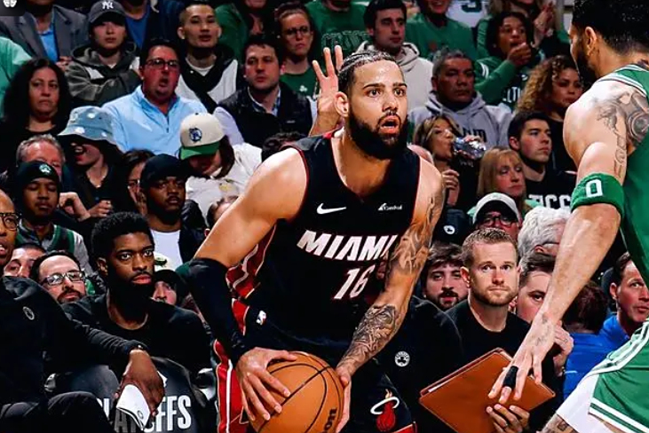 拜仁慕尼黑锋线火力全开，轻松晋级