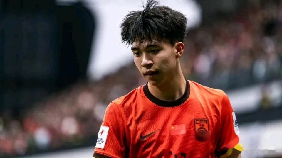 中超球队未来可期,年轻球员积极备战 中超球队未来可期,年轻球员积极备战