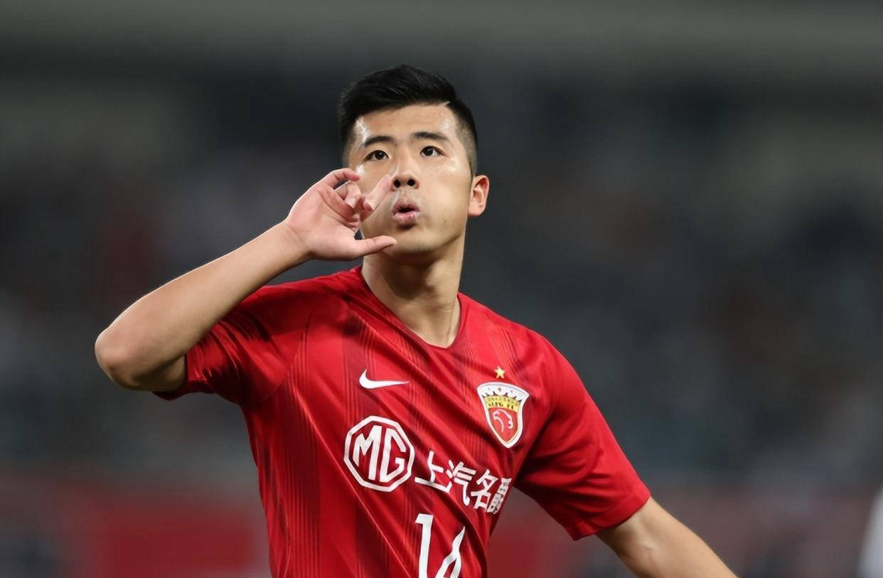 上海上港主场击败北京国安,斩获胜利 上海上港主场击败北京国安,斩获胜利