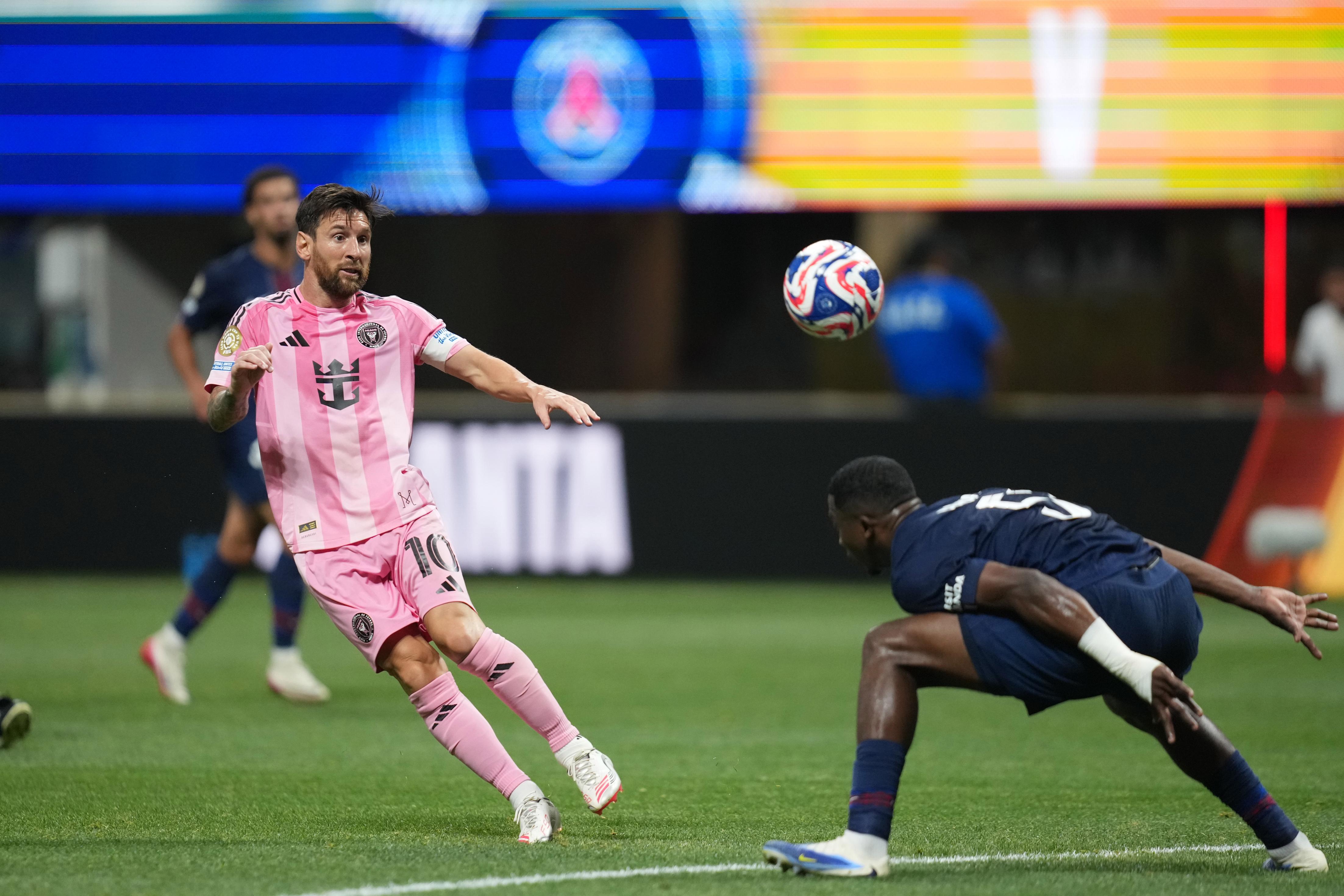 巴黎圣日耳曼轻松晋级，霸气依旧