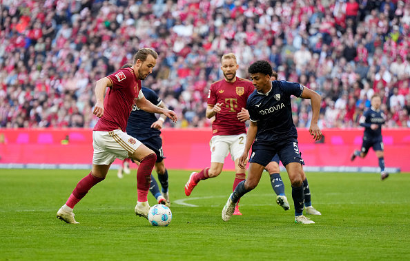 拜仁慕尼黑队员赢得关键比赛，受到观众喜爱