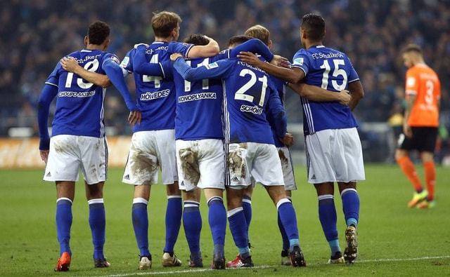 沙尔克04客场告捷，挽回连败势头