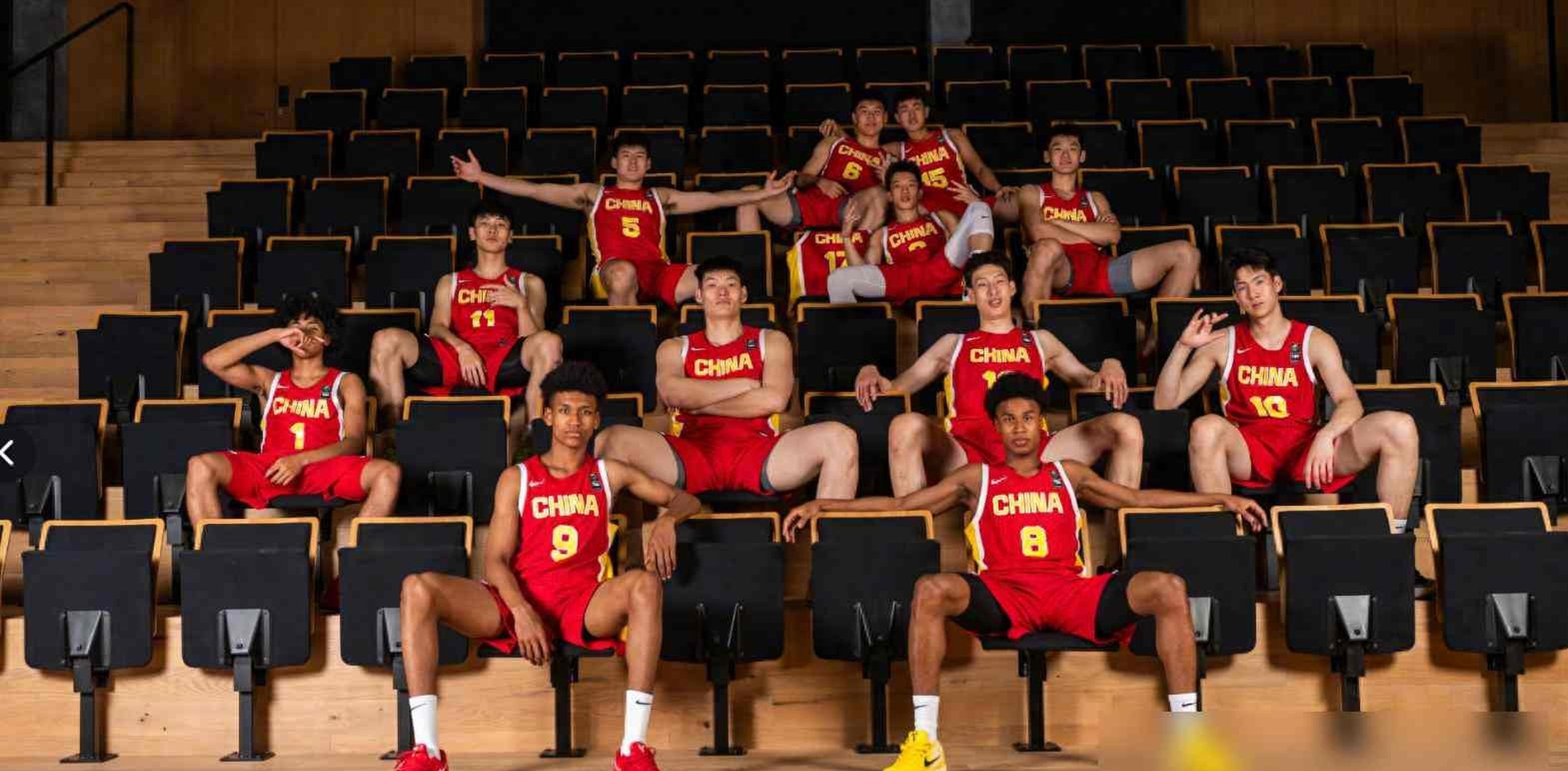 篮球男团体对战上演绝对力量对决