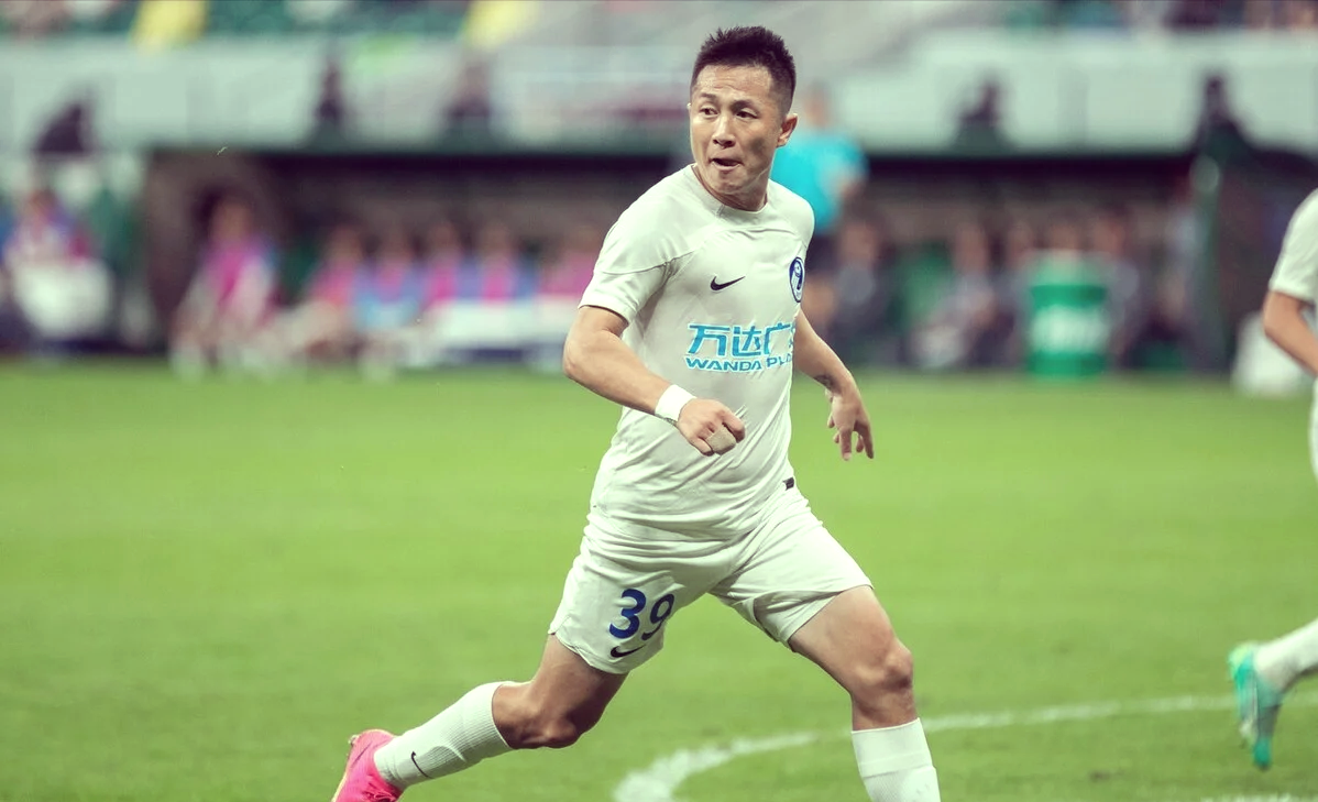 大连一方球员体能强劲,全面出击稳定前行 大连一方球员体能强劲,全面出击稳定前行