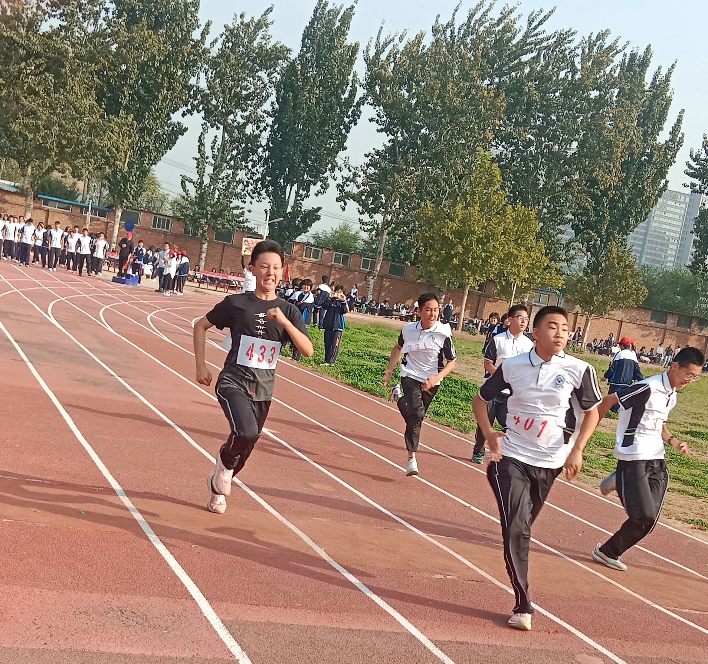 运动员们的梦想闪亮夺目,荣誉属于拼搏者 运动员们的梦想闪亮夺目,荣誉属于拼搏者