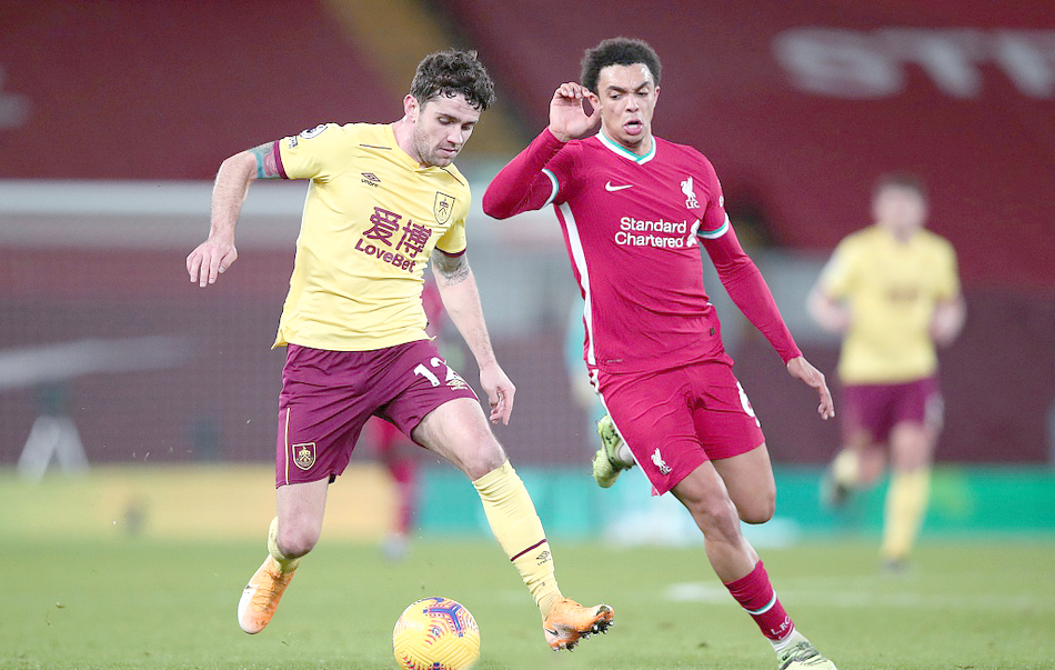 利物浦客场惊险获胜,卫冕之路再续几步 利物浦客场惊险获胜,卫冕之路再续几步