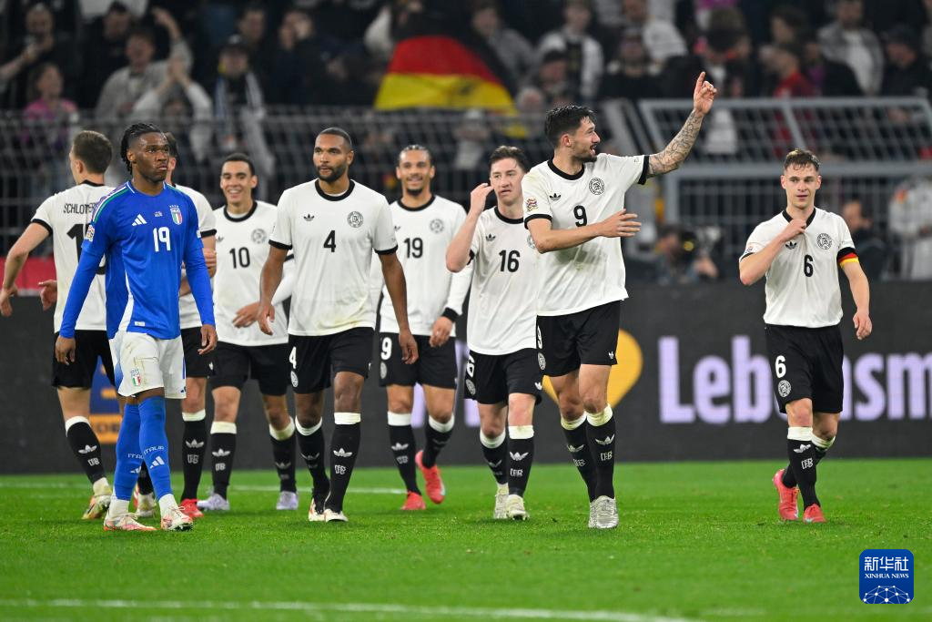 欧国联比赛争夺激烈，比分不断变化