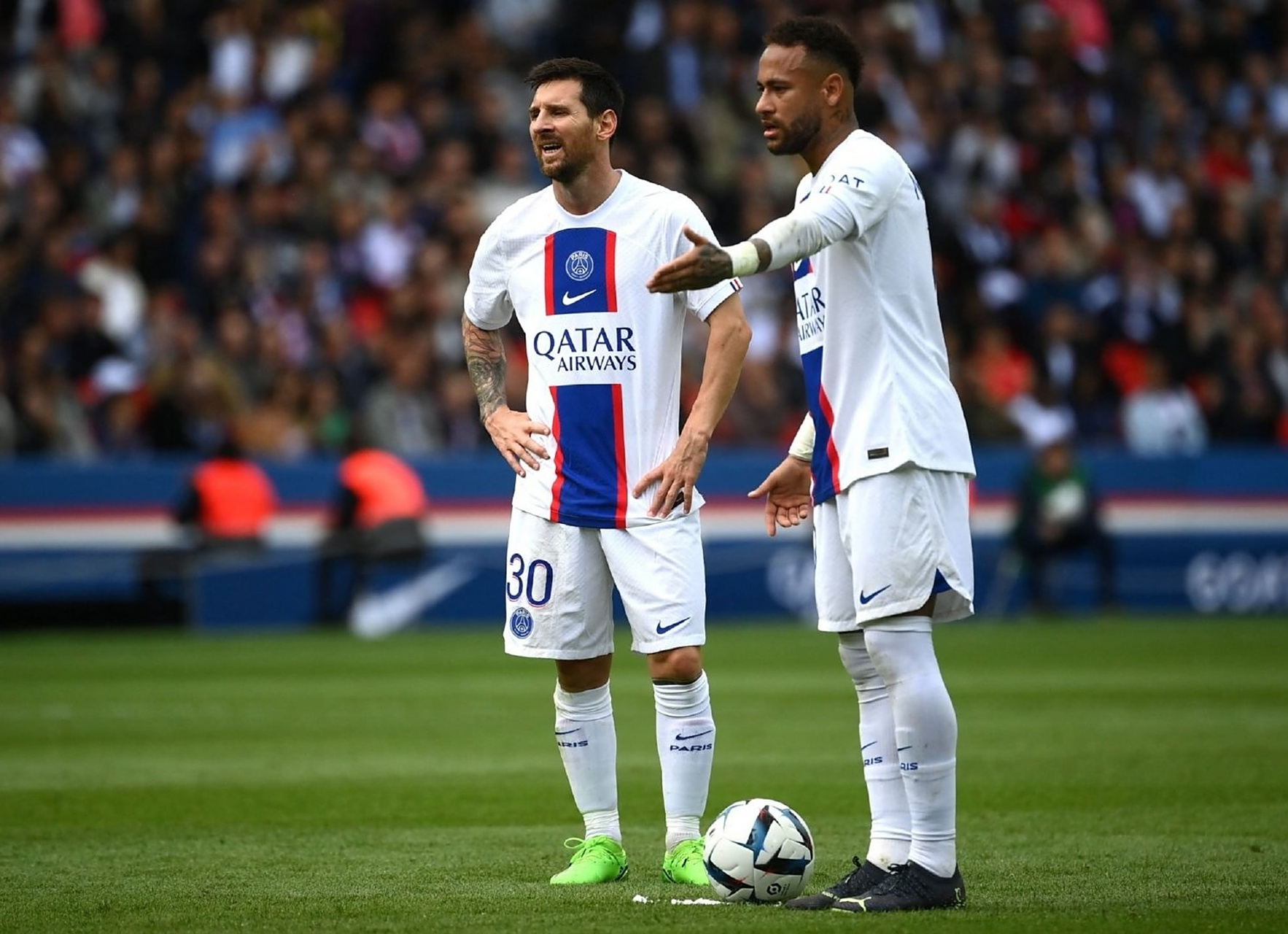 巴黎圣日耳曼客场迎战美斯特，实力对比