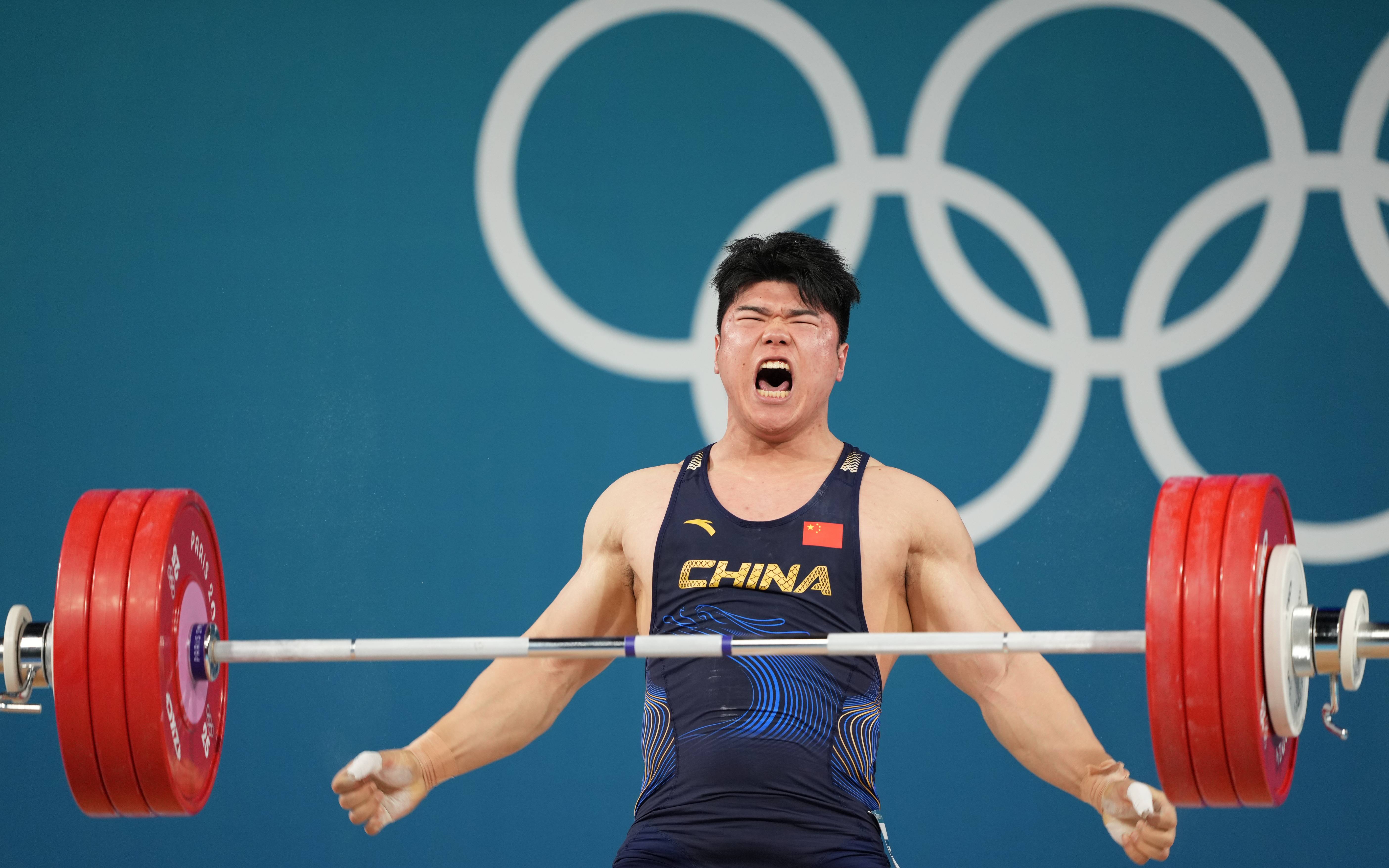 中国举重夺得第一名