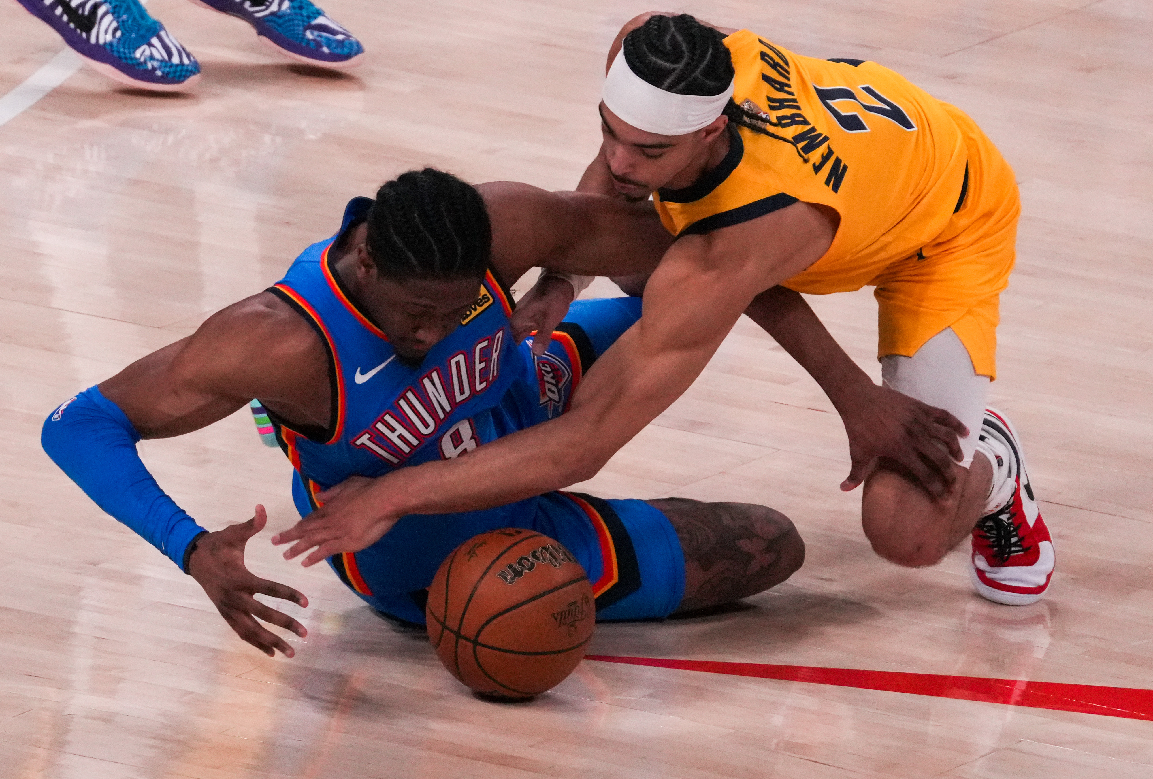 雷霆队遭遇二连败，陷入季后赛困境