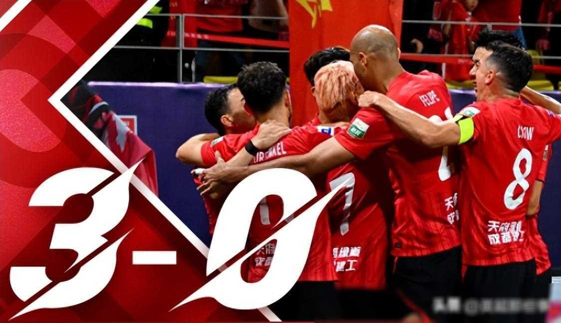 战绩亮眼:中超联赛中球队表现稳健,积分攀升 战绩亮眼:中超联赛中球队表现稳健,积分攀升