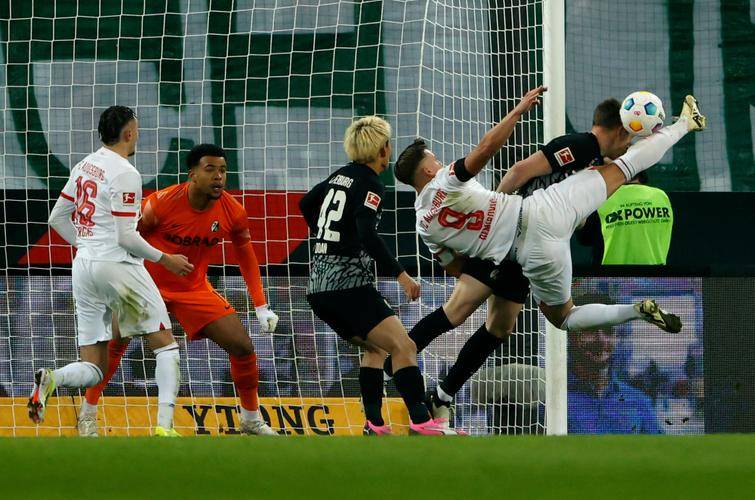 弗赖堡主场告捷，目光矛头直指德甲冠军