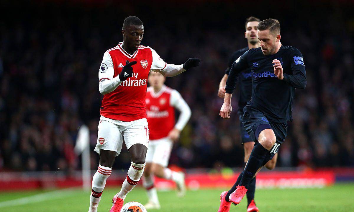 瑞典队势不可挡，以凌厉攻击打破对手防线