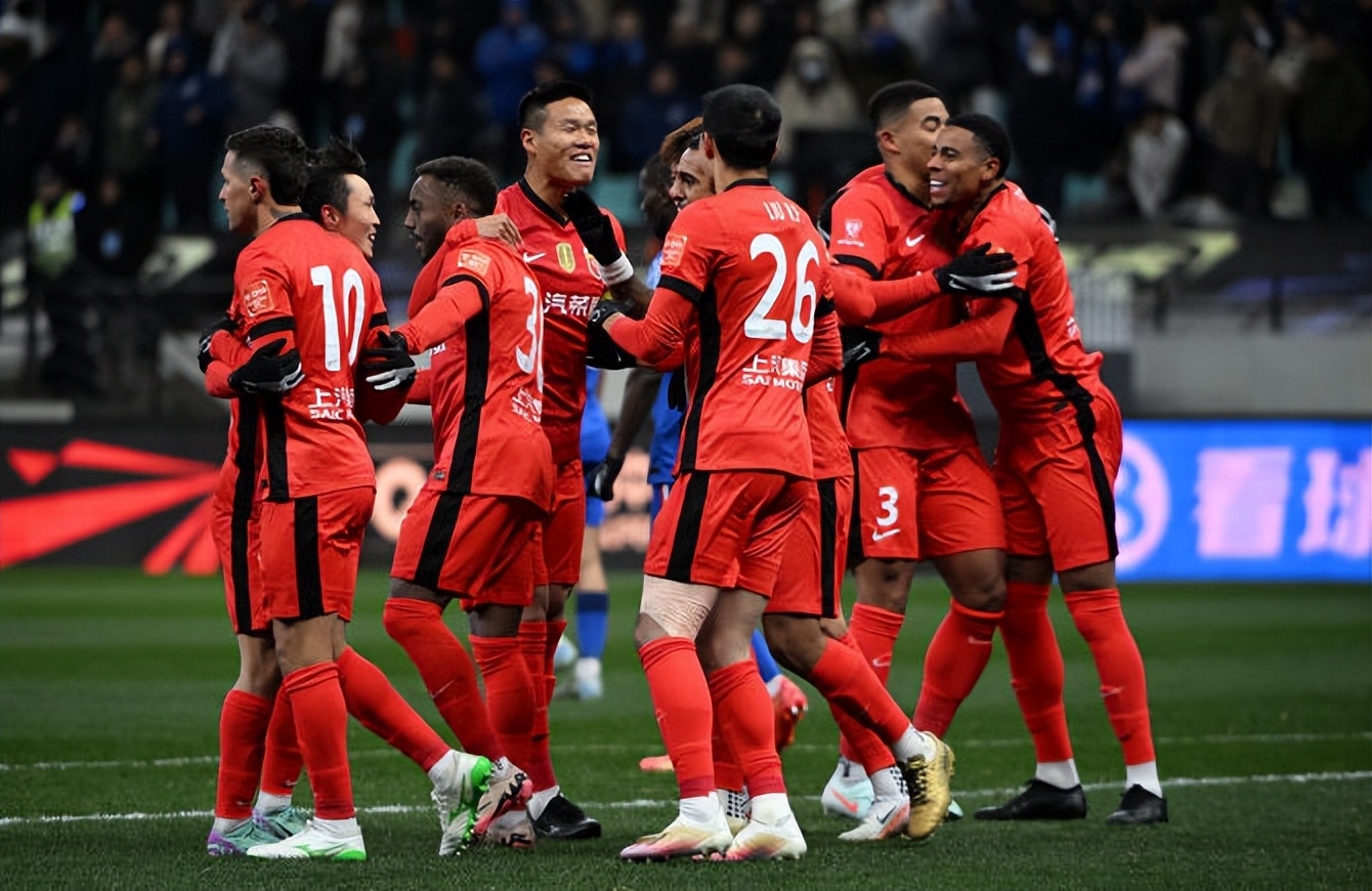 中超联赛:纷争不断的足球战场 中超联赛:纷争不断的足球战场