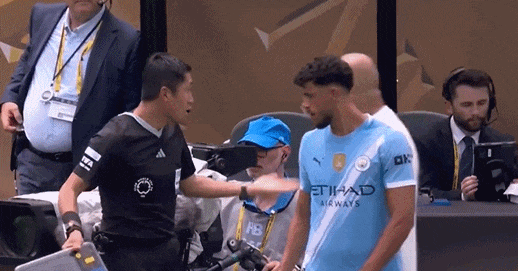 瓜迪奥拉带队晋级,赞誉筑巢 瓜迪奥拉带队晋级,赞誉筑巢