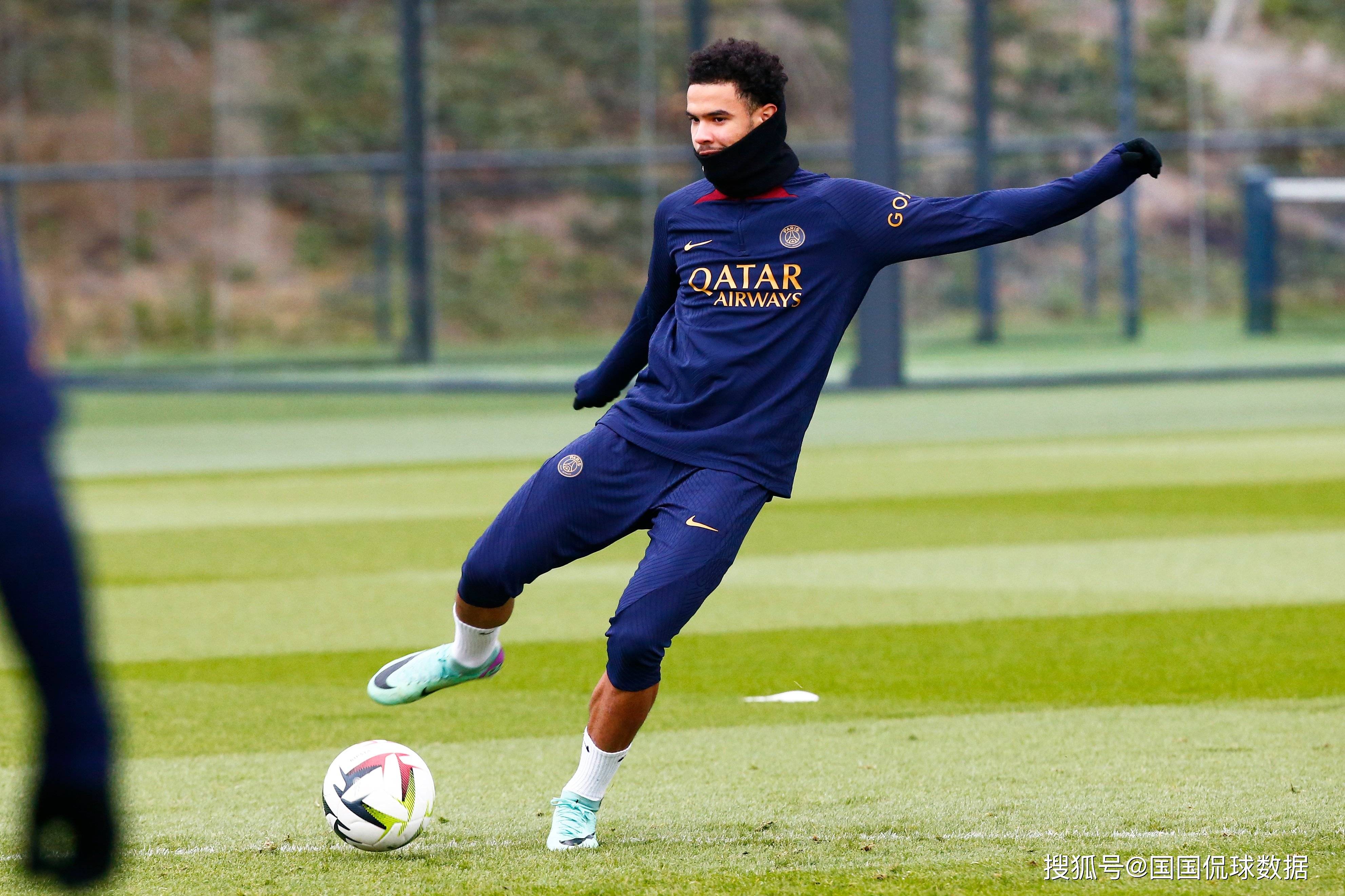 巴黎圣日耳曼球员展现顶级表现,球队士气高涨 巴黎圣日耳曼球员展现顶级表现,球队士气高涨