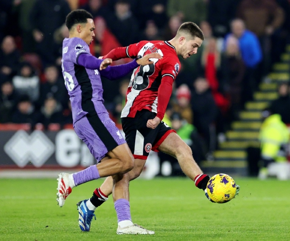 谢菲联客场大败,未能突破防线遭遇失败 谢菲联客场大败,未能突破防线遭遇失败