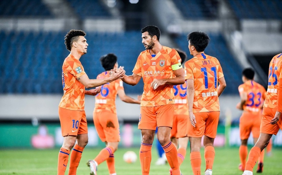 鲁能胜利前进,小组积分逼近头名 鲁能胜利前进,小组积分逼近头名