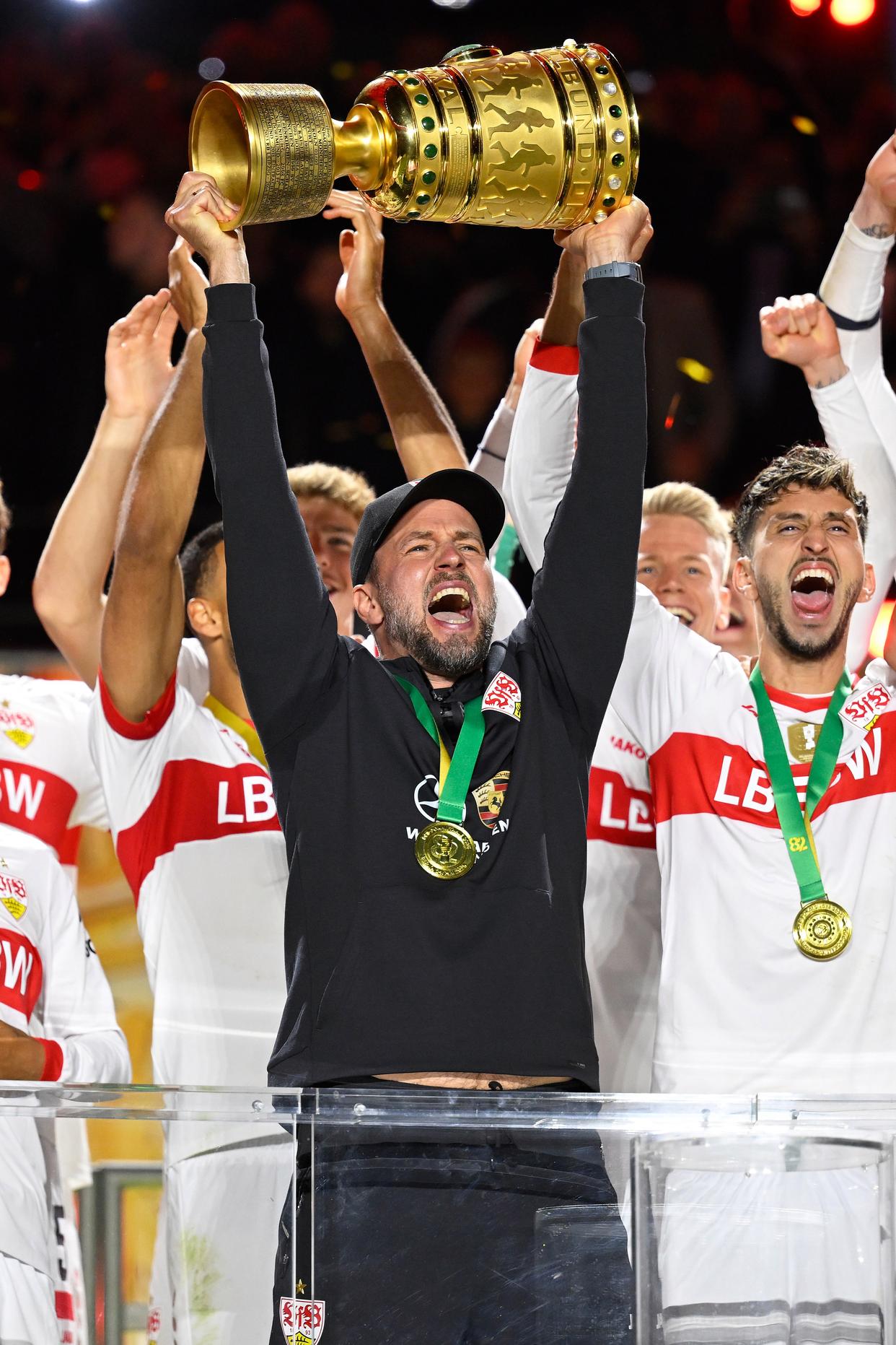 威廉希尔app-斯图加特客场获胜，保级前景大好